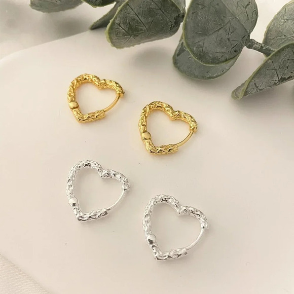 925 Sterling Silver Dainty Heart Huggie Earrings Small Hoop Earrings - Picture 11 of 11